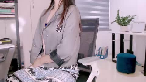 Shyn online show from November 3, 4:38 am