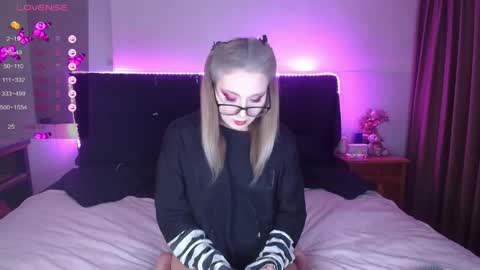 shysweetrish online show from April 9, 5:21 am