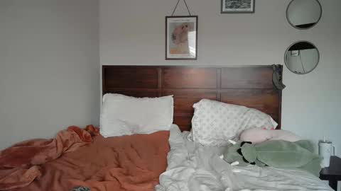 shypetitebaby online show from September 30, 3:50 pm