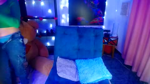 sian online show from February 25, 7:27 pm