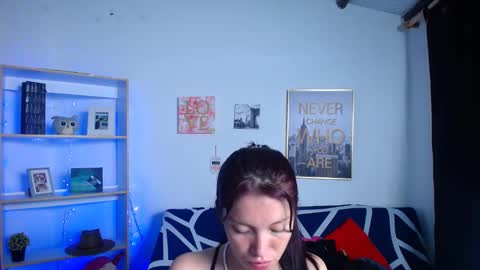 sian online show from December 3, 7:55 pm