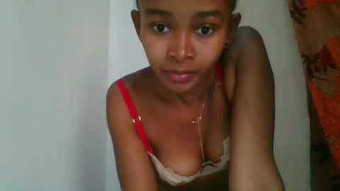 Snapshot of sianna9784 chatting on October 23, 7:25 am sianna9784 online show from October 23, 7:25 am