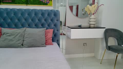 Sienna online show from October 26, 5:14 am