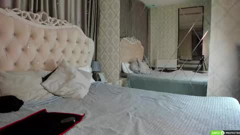 SilasCollins online show from November 20, 8:26 am