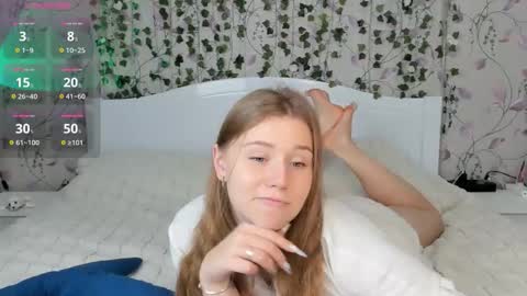 Chloe online show from October 29, 5:45 am