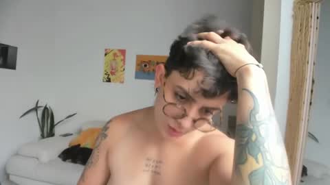 Sim. online show from December 6, 8:28 pm