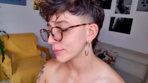 Sim. online show from February 21, 9:32 pm