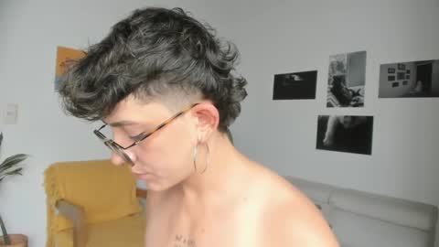 Sim. online show from February 3, 5:35 pm