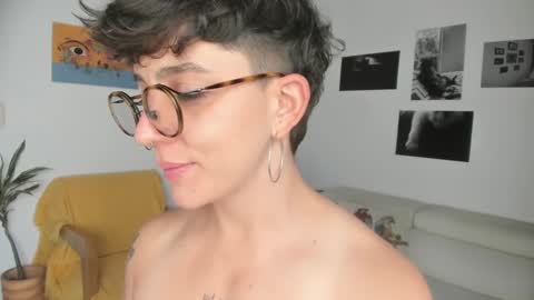 Sim. online show from February 10, 9:04 pm