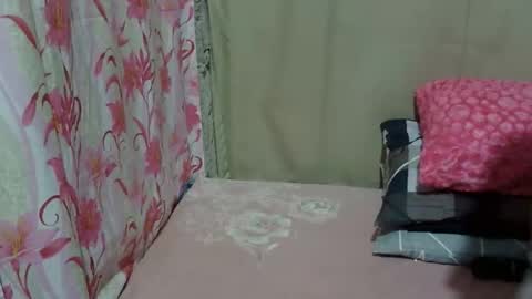 mia online show from December 19, 2:05 am