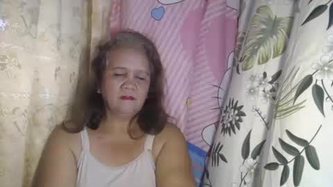 Snapshot of single_momma68 chatting on October 28, 3:23 am Single momma68 online show from October 28, 3:23 am