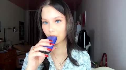 Emma online show from November 17, 11:00 am