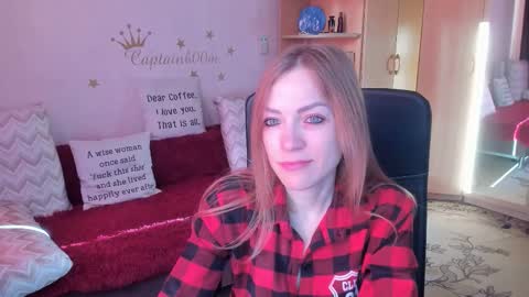 Snapshot of sirenasilk chatting on October 1, 4:17 am sirenasilk online show from October 1, 4:17 am