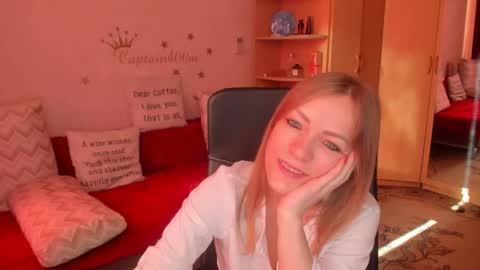 Snapshot of sirenasilk chatting on October 3, 4:39 am sirenasilk online show from October 3, 4:39 am