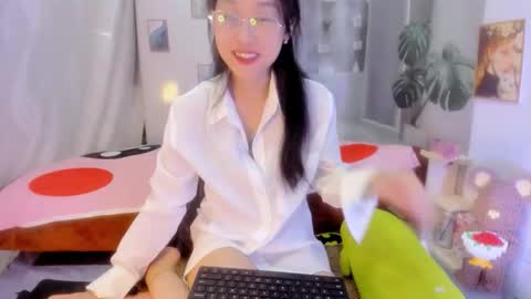 julila online show from December 2, 3:30 am