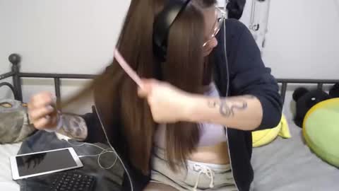 sk8t3rgurl online show from November 15, 4:02 am