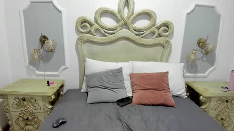 SkinnyGirl online show from September 29, 7:52 pm