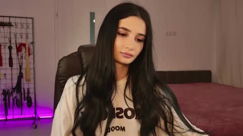 Eliza online show from March 3, 7:47 am