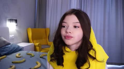 Amy online show from December 15, 9:03 am