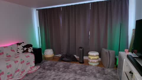 Skye Watson online show from March 17, 6:34 pm