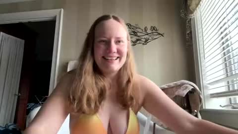 Snapshot of skywinters chatting on January 6, 3:29 pm Sky Winters online show from January 6, 3:29 pm