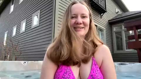Snapshot of skywinters chatting on December 30, 3:23 pm Sky Winters online show from December 30, 3:23 pm