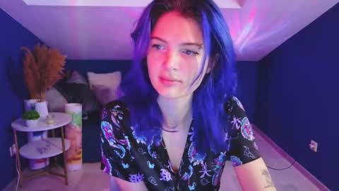Snapshot of slayq777 chatting on October 11, 9:28 pm Emilia online show from October 11, 9:28 pm