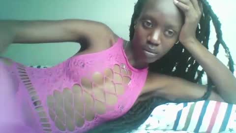 Snapshot of slim_ebony2006 chatting on October 8, 10:36 pm Anna online show from October 8, 10:36 pm
