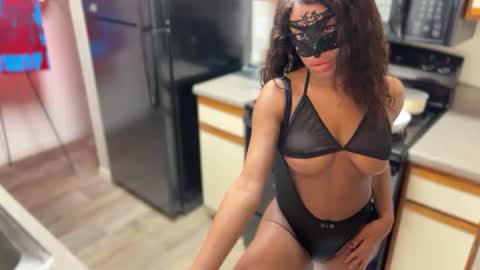 Snapshot of slimaddictionxxx chatting on February 22, 5:34 am Barbie Stylebender online show from February 22, 5:34 am