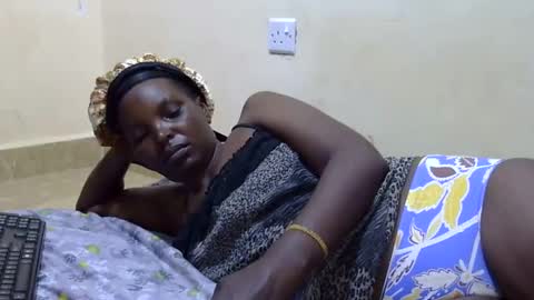 Snapshot of slimmygal chatting on February 3, 2:25 am slimmygal online show from February 3, 2:25 am