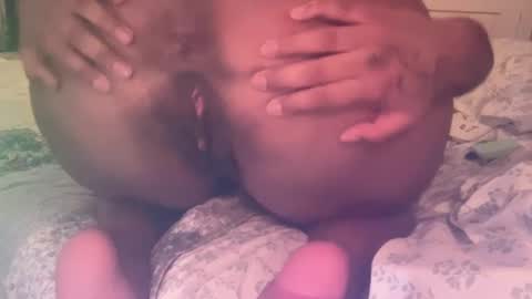 Snapshot of slimthicklatina11 chatting on October 2, 10:37 pm slimthicklatina11 online show from October 2, 10:37 pm