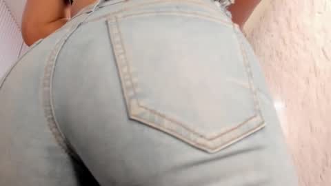 Paola  online show from March 3, 1:33 am