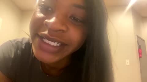 sluttyduchess1 online show from May 20, 12:29 am