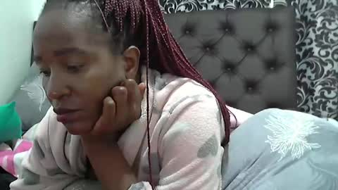 sluttylaura18 online show from February 17, 7:47 am