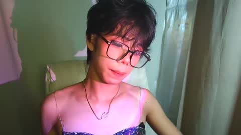 sluttypatotie online show from December 4, 5:35 pm