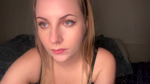 smallclitbitch333 online show from February 28, 7:52 am