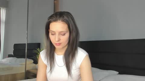 Bella online show from October 18, 9:01 am