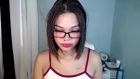 Snapshot of smile_sunshinex chatting on September 27, 5:58 am call me sunshine online show from September 27, 5:58 am
