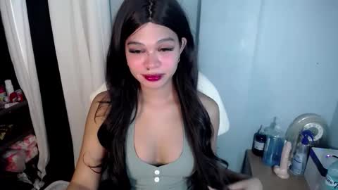 Snapshot of smile_sunshinex chatting on October 4, 7:03 am call me sunshine online show from October 4, 7:03 am