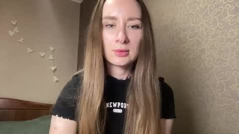 Snapshot of smilequeen_ chatting on October 16, 6:43 pm smilequeen_ online show from October 16, 6:43 pm