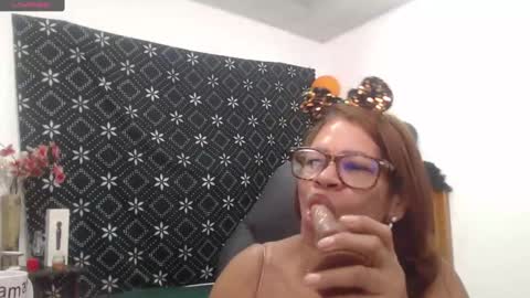 Smileth online show from November 2, 4:43 pm