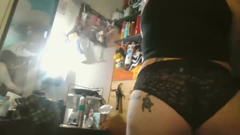 Smokie Cumbull online show from January 11, 1:59 am