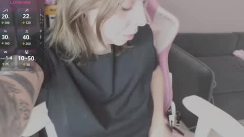 Kira  online show from November 17, 12:22 am