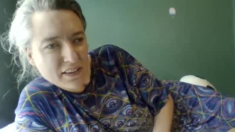 snack05 online show from June 7, 3:52 pm