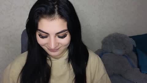 Snapshot of snickertail chatting on October 21, 4:00 pm Olivia online show from October 21, 4:00 pm