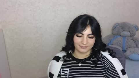 Snapshot of snickertail chatting on October 3, 3:28 pm Olivia online show from October 3, 3:28 pm