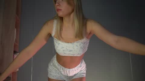 Candice Snow online show from February 10, 9:36 am