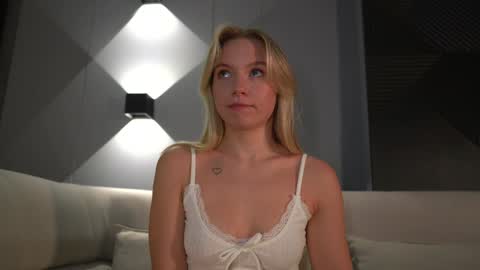 Candice Snow online show from January 27, 3:50 pm