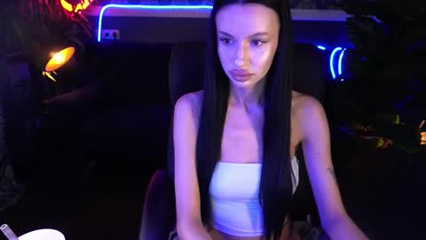 Snapshot of snow_whiteeex chatting on September 15, 7:16 am snow_whiteeex online show from September 15, 7:16 am