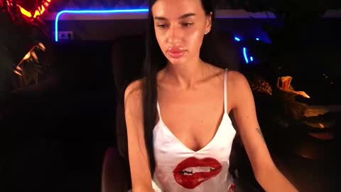 Snapshot of snow_whiteeex chatting on September 12, 6:46 am snow_whiteeex online show from September 12, 6:46 am